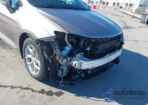 2018 Chrysler Pacifica Limited z USA, uszkodzony, nr VIN 2C4RC1GG3JR172442